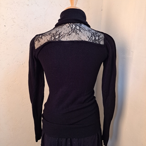 Urban Behavior | Black turtleneck sweater with chest / back lace cut out - Picture 8 of 11